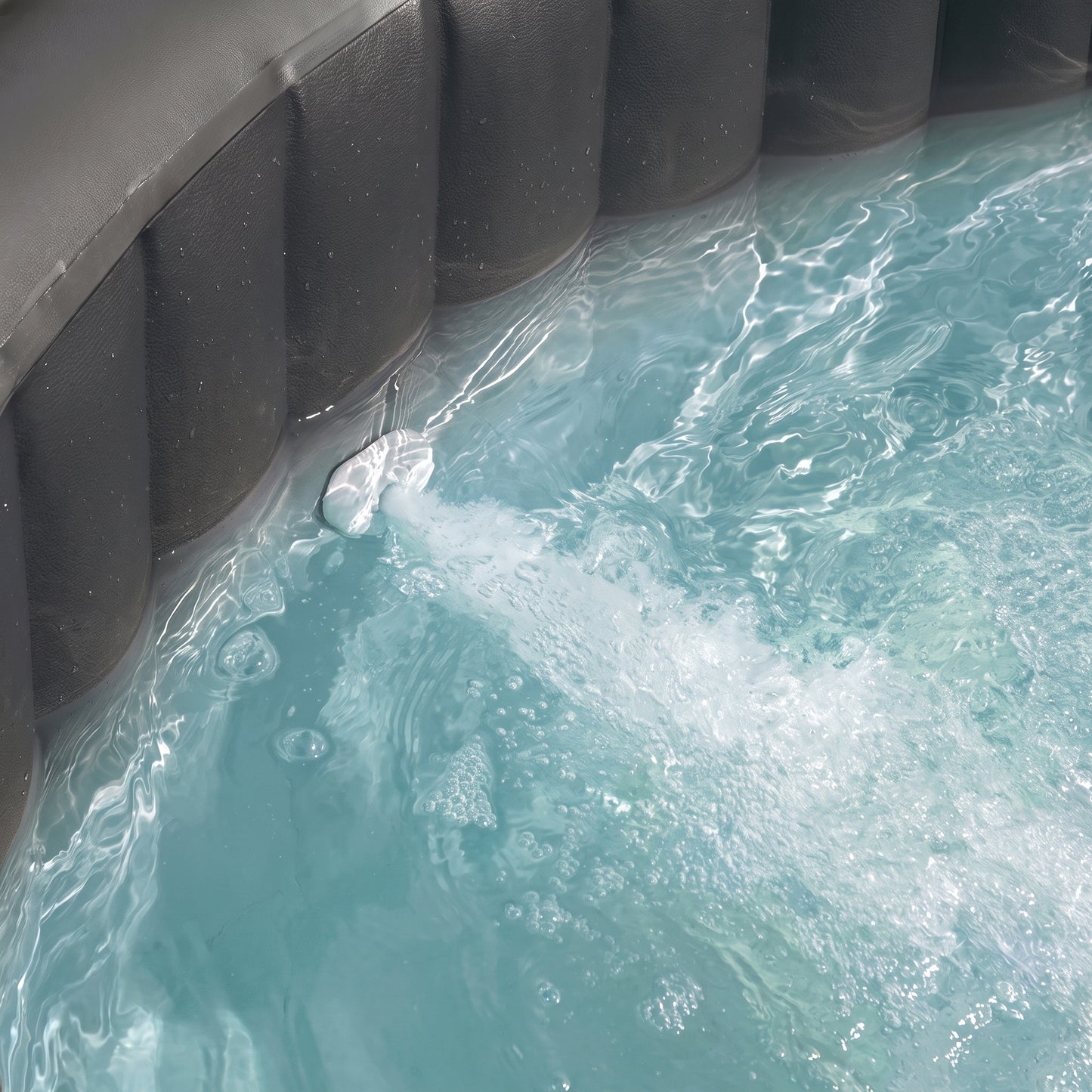 Spa Gonflable REVO Aqua Elite – 4 Places – 120 Jets – Chauffage 40°C – Wi-Fi